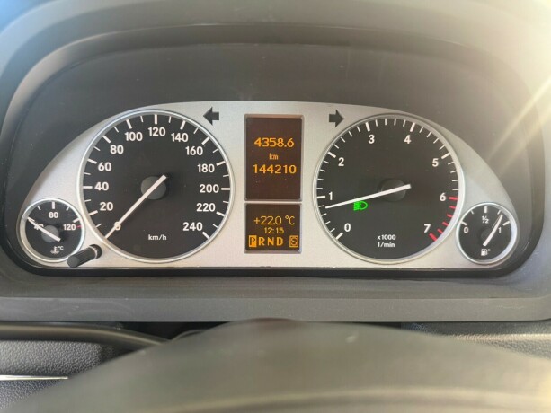 mercedes-benz-b-klasse-bensin-2009-big-24