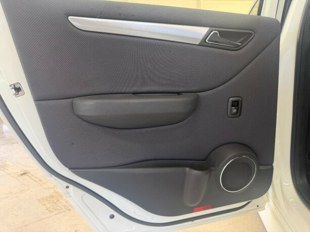 mercedes-benz-b-klasse-bensin-2009-big-11