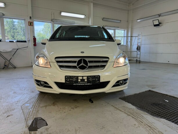 mercedes-benz-b-klasse-bensin-2009-big-8