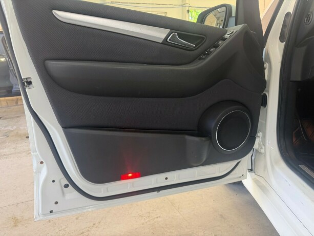 mercedes-benz-b-klasse-bensin-2009-big-9