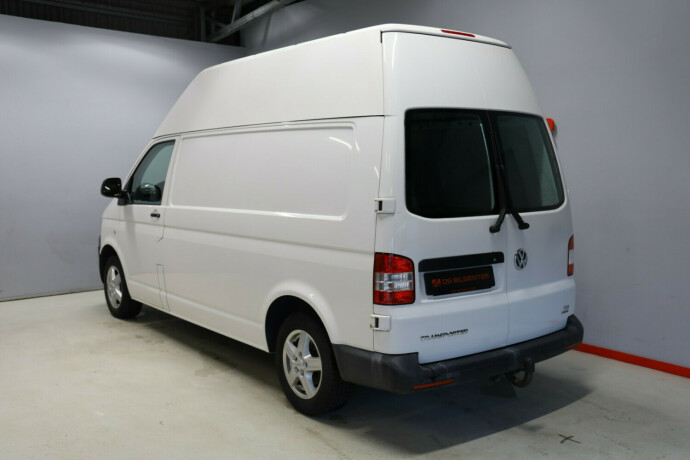volkswagen-transporter-diesel-2015-big-3