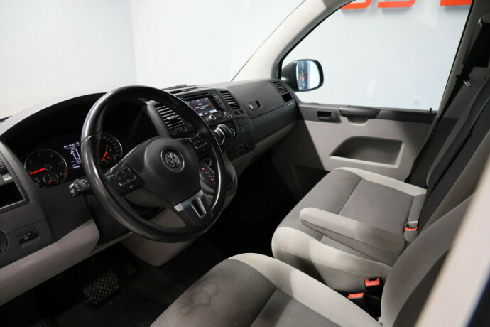 volkswagen-transporter-diesel-2015-big-6