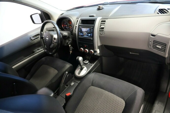 nissan-x-trail-bensin-2008-big-8