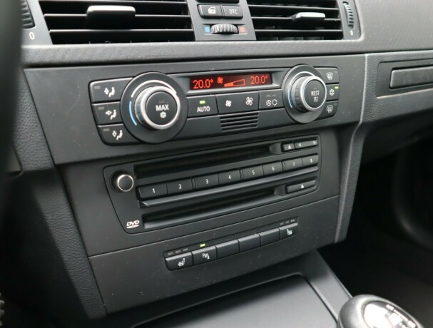 bmw-m3-bensin-2007-big-31