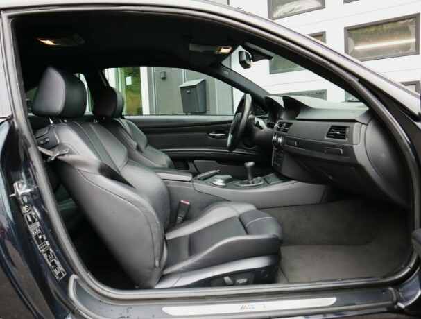 bmw-m3-bensin-2007-big-16