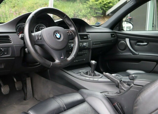 bmw-m3-bensin-2007-big-14