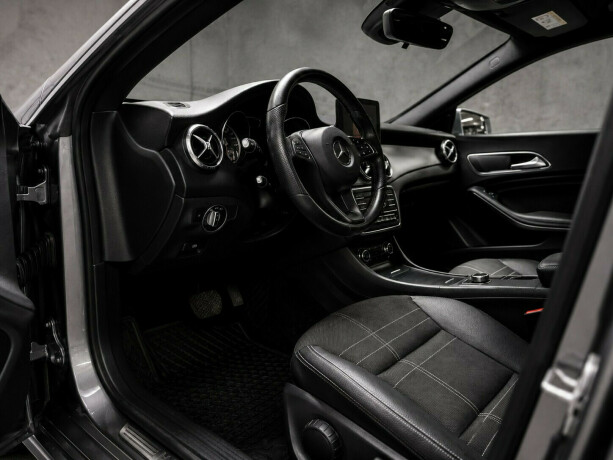 mercedes-benz-cla-bensin-2016-big-6