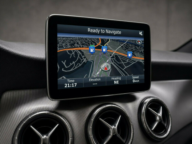 mercedes-benz-cla-bensin-2016-big-11