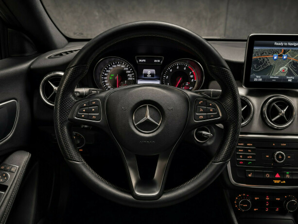 mercedes-benz-cla-bensin-2016-big-7