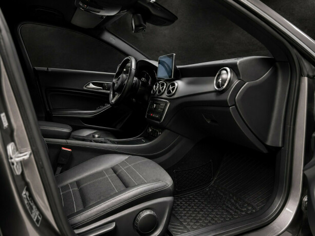 mercedes-benz-cla-bensin-2016-big-4