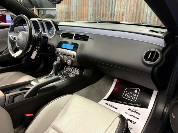 chevrolet-camaro-bensin-2012-big-37