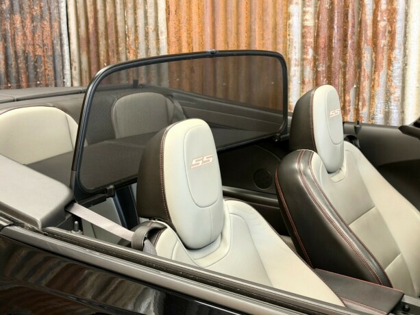 chevrolet-camaro-bensin-2012-big-8