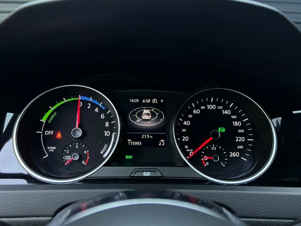 volkswagen-golf-elektrisitetbensin-2018-big-14