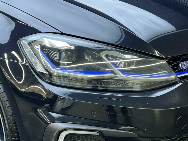 volkswagen-golf-elektrisitetbensin-2018-big-3