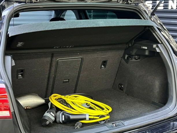 volkswagen-golf-elektrisitetbensin-2018-big-35