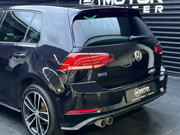 volkswagen-golf-elektrisitetbensin-2018-big-5