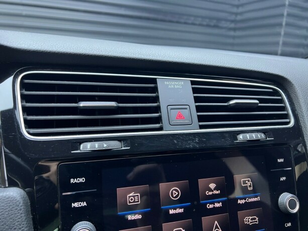 volkswagen-golf-elektrisitetbensin-2018-big-15