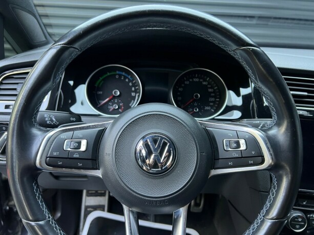 volkswagen-golf-elektrisitetbensin-2018-big-12