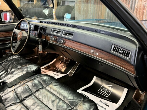 cadillac-eldorado-bensin-1976-big-36