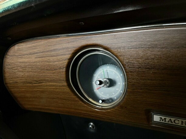 ford-mustang-bensin-1970-big-39