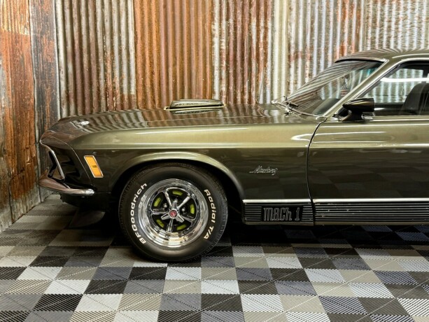ford-mustang-bensin-1970-big-18