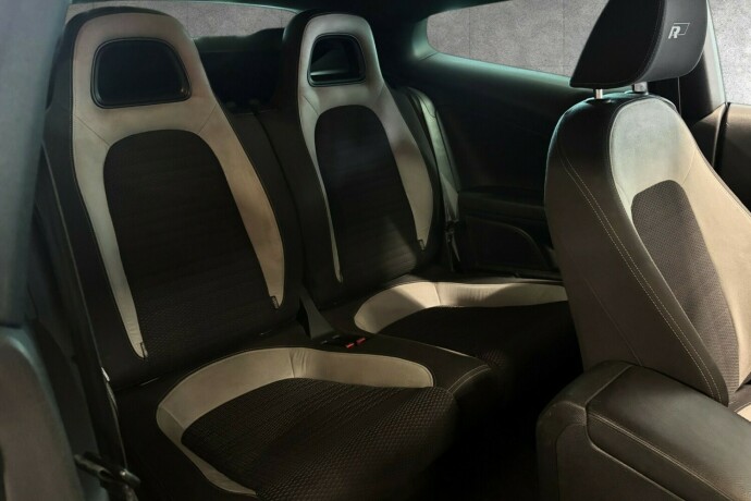volkswagen-scirocco-bensin-2011-big-14