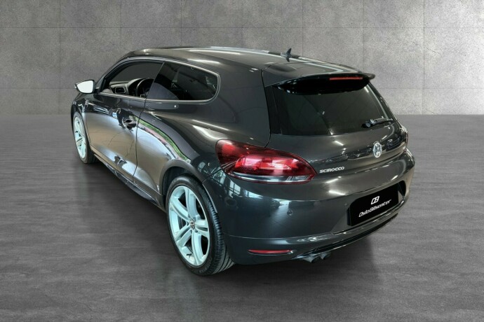 volkswagen-scirocco-bensin-2011-big-3