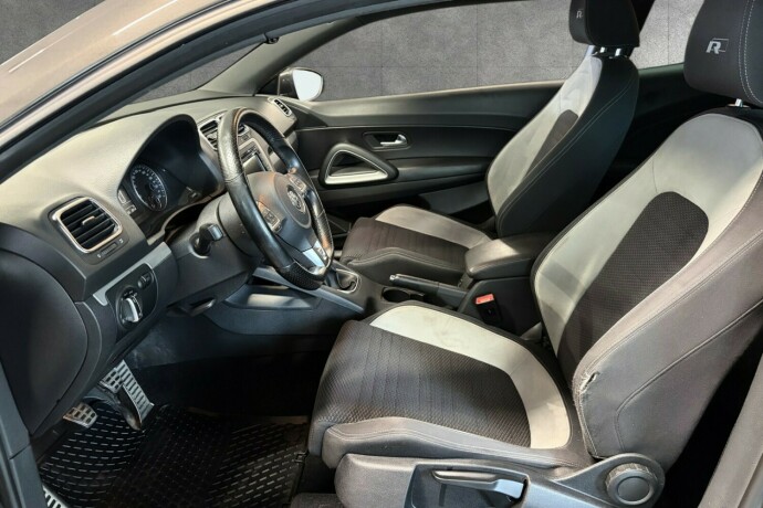 volkswagen-scirocco-bensin-2011-big-8