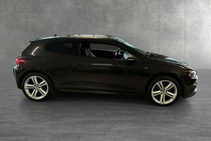 volkswagen-scirocco-bensin-2011-big-6