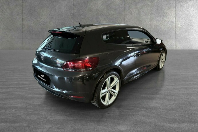 volkswagen-scirocco-bensin-2011-big-5