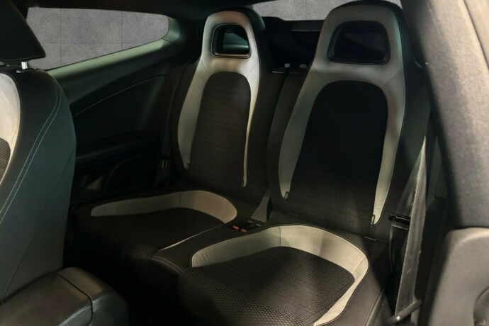 volkswagen-scirocco-bensin-2011-big-13