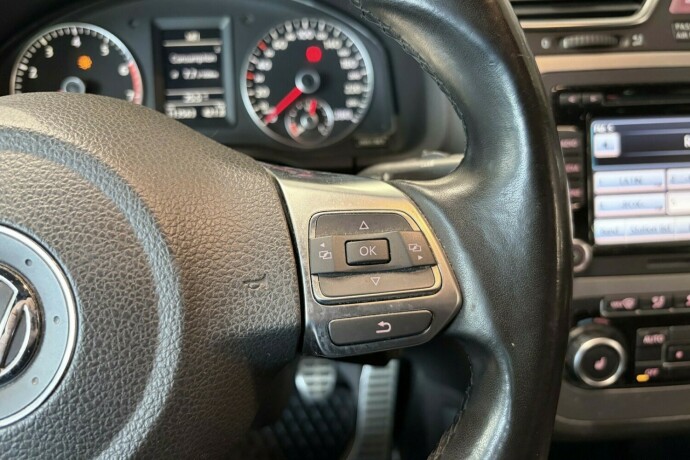 volkswagen-scirocco-bensin-2011-big-17