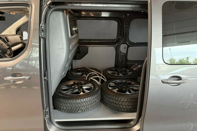 opel-vivaro-elektrisitet-2023-big-23