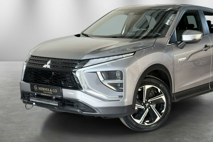 mitsubishi-eclipse-cross-elektrisitetbensin-2021-big-1
