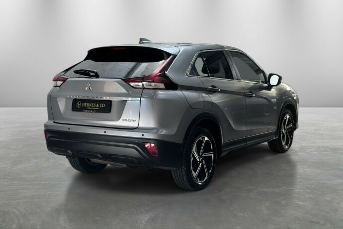mitsubishi-eclipse-cross-elektrisitetbensin-2021-big-4