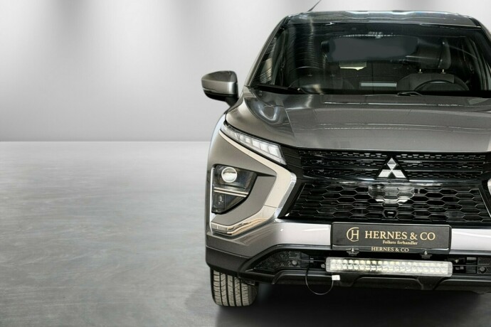 mitsubishi-eclipse-cross-elektrisitetbensin-2021-big-3