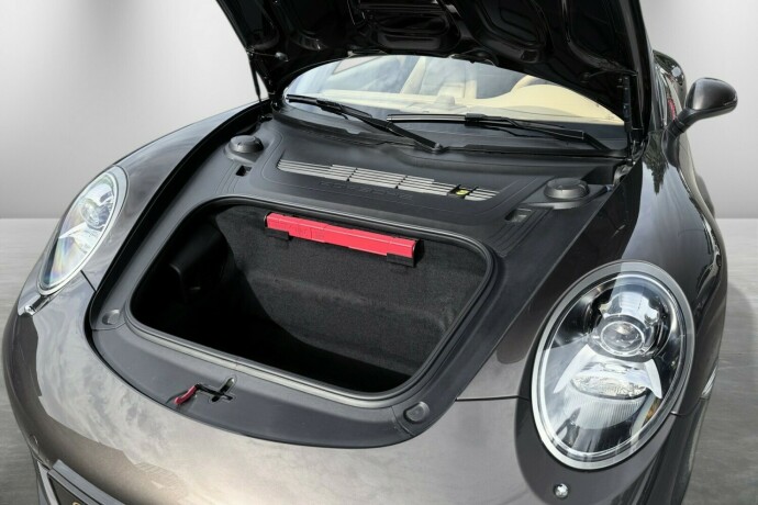 porsche-911-carrera-4s-bensin-2013-big-9
