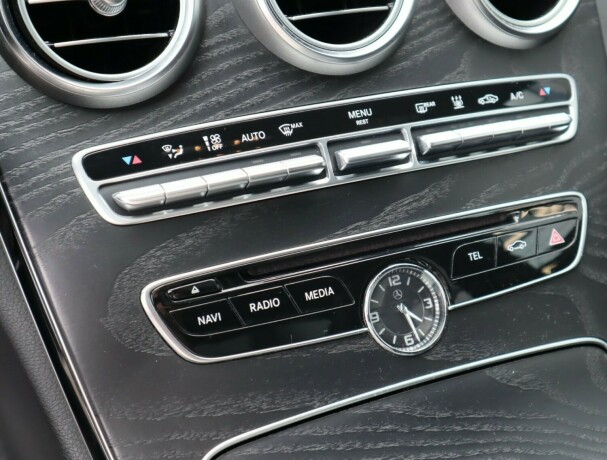 mercedes-benz-c43-bensin-2016-big-22