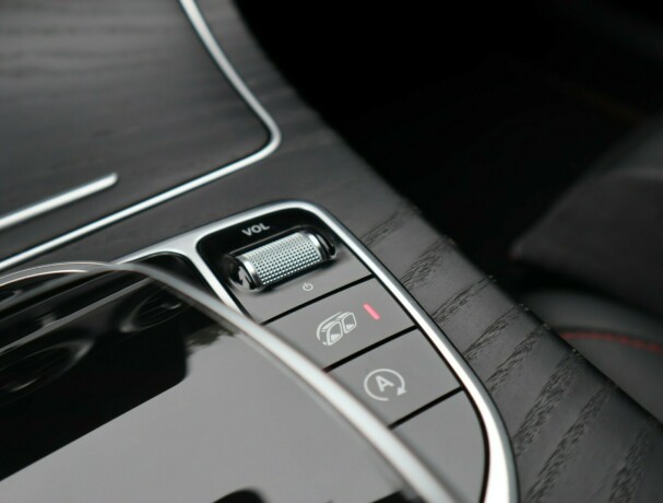 mercedes-benz-c43-bensin-2016-big-21