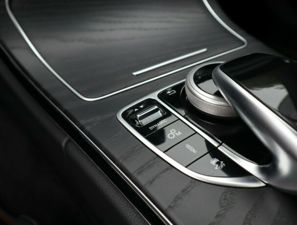 mercedes-benz-c43-bensin-2016-big-19