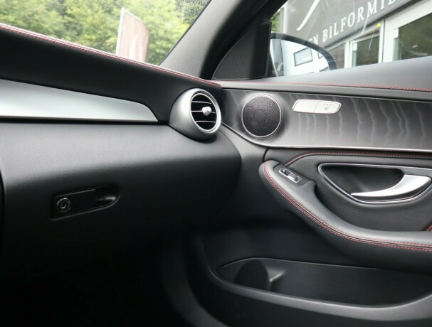 mercedes-benz-c43-bensin-2016-big-23