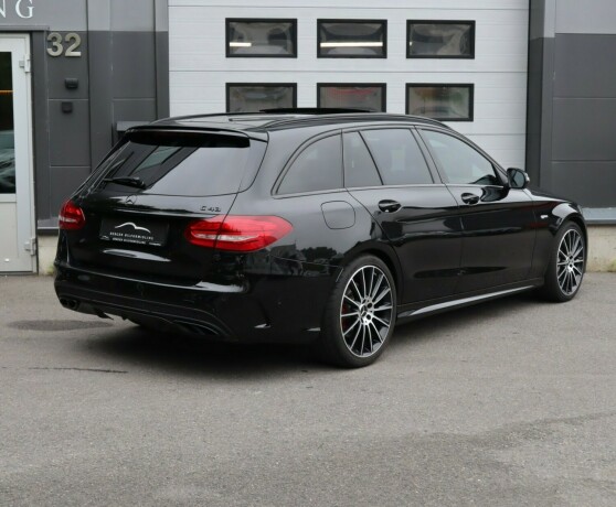 mercedes-benz-c43-bensin-2016-big-1
