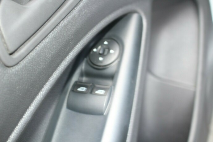 ford-transit-connect-diesel-2017-big-9