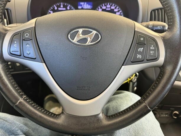 hyundai-i30-bensin-2011-big-25
