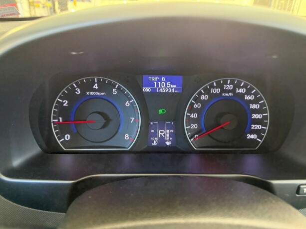hyundai-i30-bensin-2011-big-24