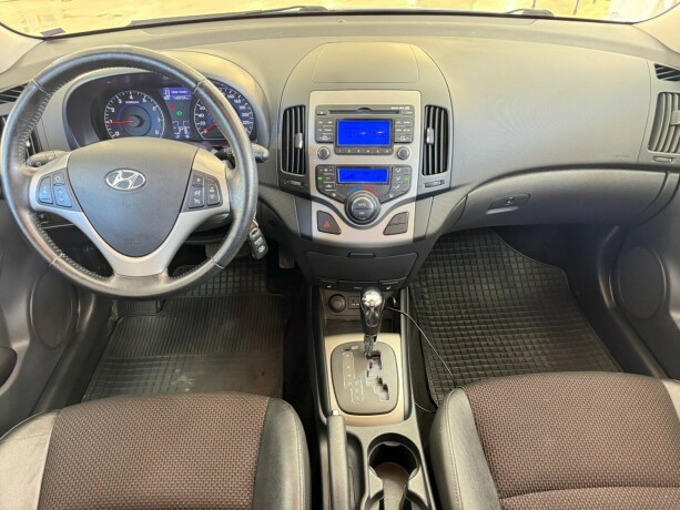 hyundai-i30-bensin-2011-big-14