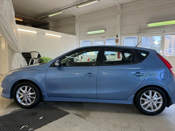 hyundai-i30-bensin-2011-big-2