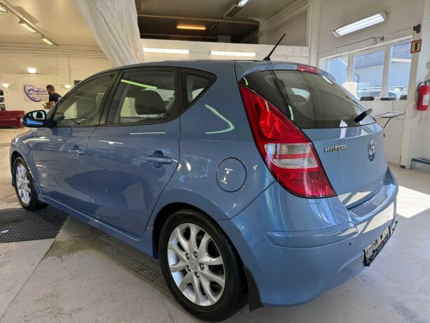 hyundai-i30-bensin-2011-big-3