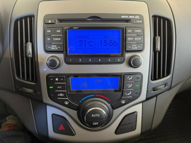 hyundai-i30-bensin-2011-big-23
