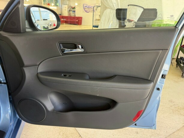 hyundai-i30-bensin-2011-big-9